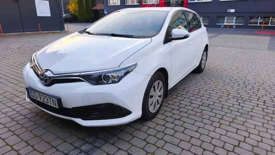 TOYOTA Auris Auris 1.33 VVT-i Active