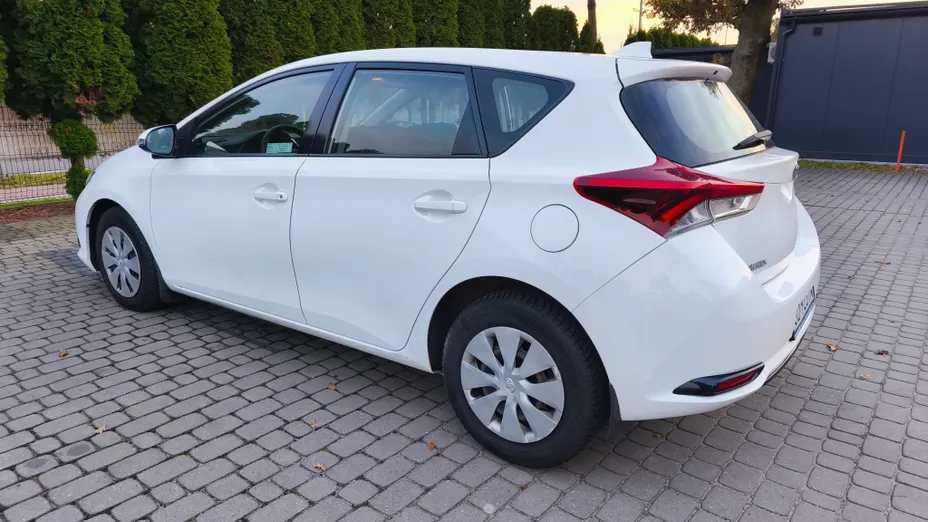 TOYOTA Auris Auris 1.33 VVT-i Active