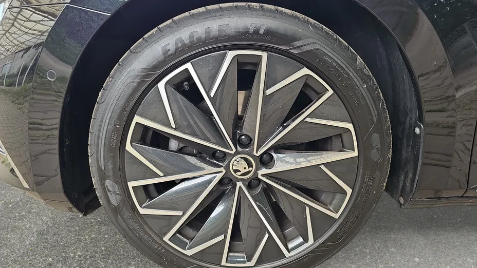 SKODA Superb Superb 2.0 TSI L&K DSG