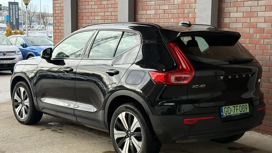 VOLVO XC40 XC40 73kWh P6 Recharge Plus aut