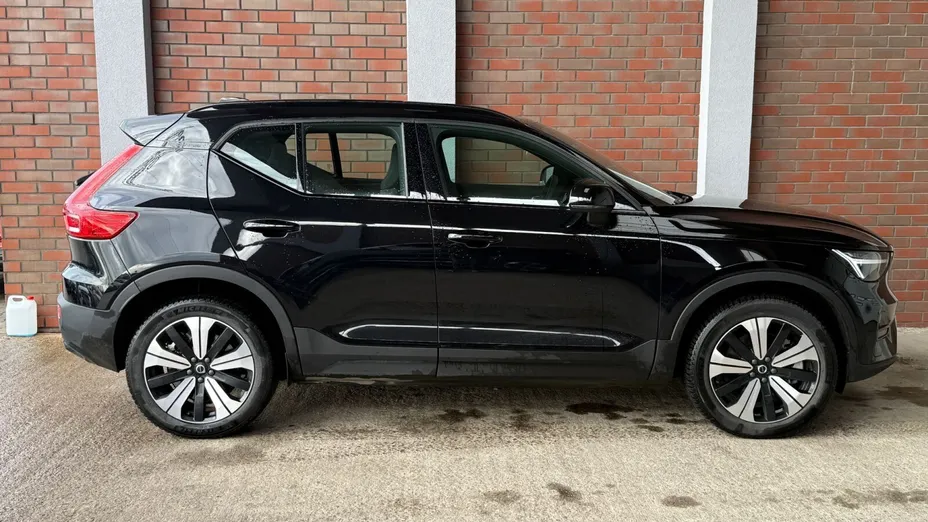 VOLVO XC40 XC40 73kWh P6 Recharge Plus aut