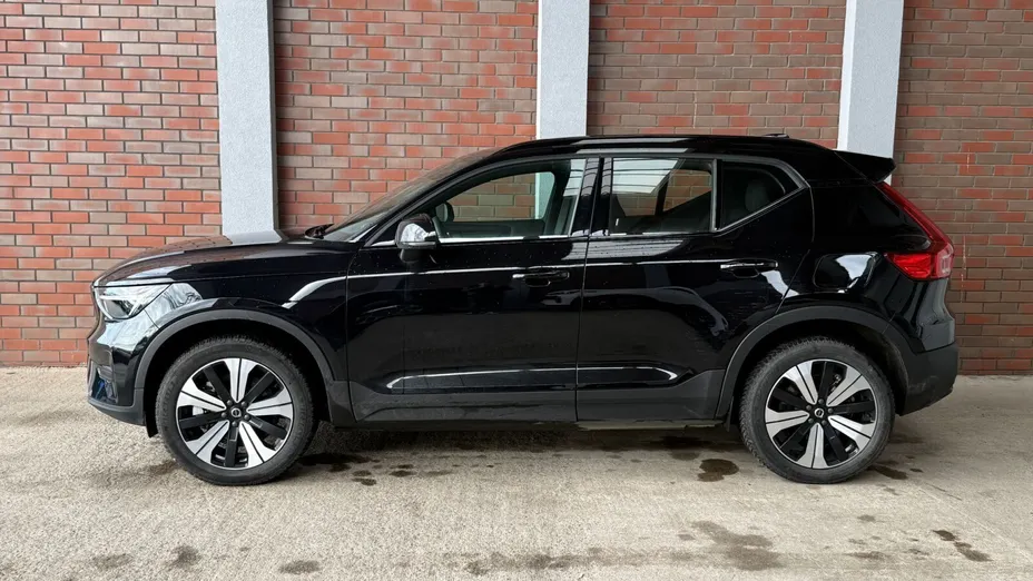 VOLVO XC40 XC40 73kWh P6 Recharge Plus aut
