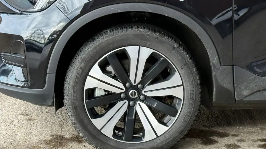 VOLVO XC40 XC40 73kWh P6 Recharge Plus aut