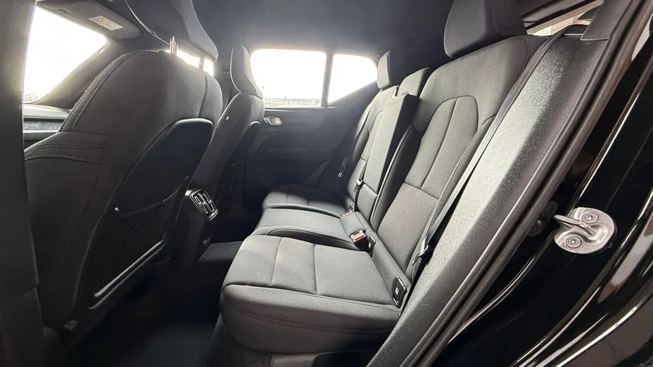 VOLVO XC40 XC40 73kWh P6 Recharge Plus aut