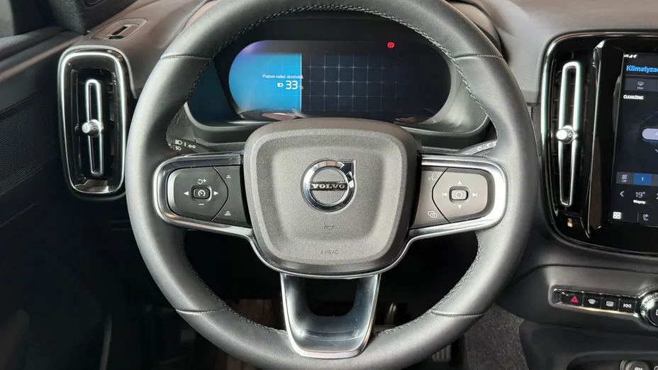 VOLVO XC40 XC40 73kWh P6 Recharge Plus aut