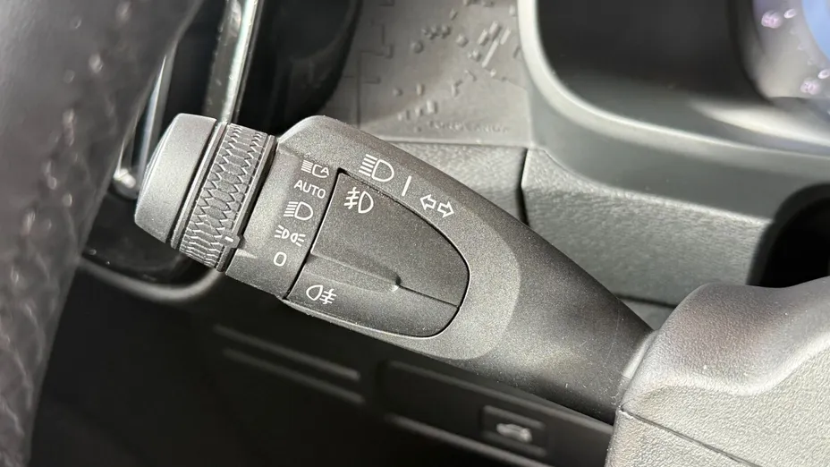 VOLVO XC40 XC40 73kWh P6 Recharge Plus aut