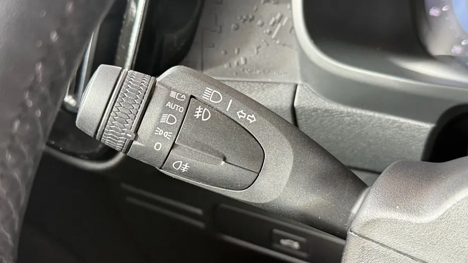 VOLVO XC40 XC40 73kWh P6 Recharge Plus aut