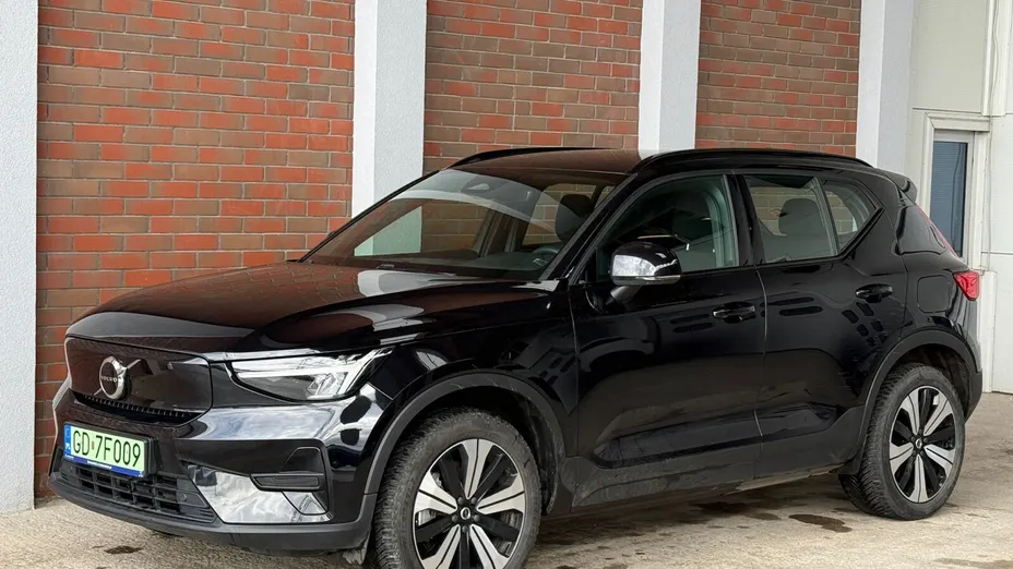 VOLVO XC40 XC40 73kWh P6 Recharge Plus aut