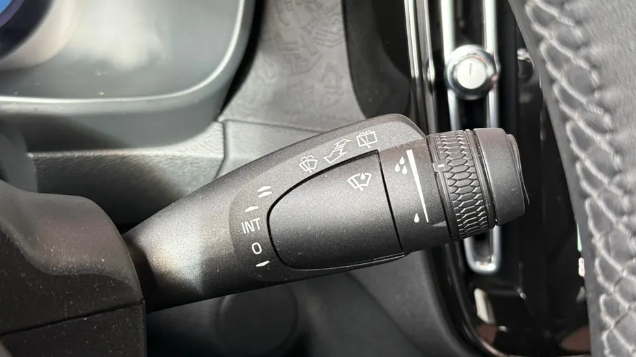 VOLVO XC40 XC40 73kWh P6 Recharge Plus aut