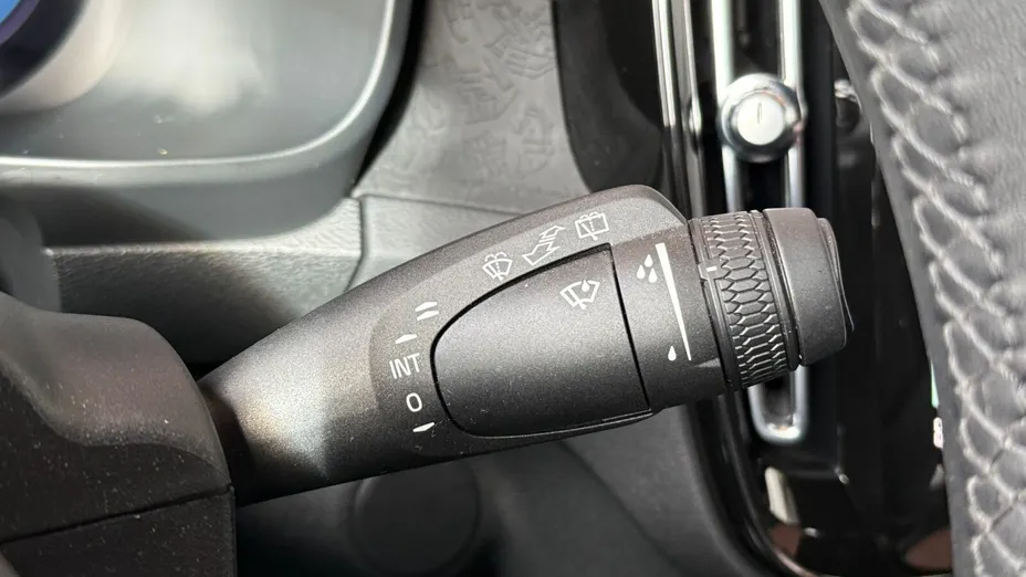 VOLVO XC40 XC40 73kWh P6 Recharge Plus aut