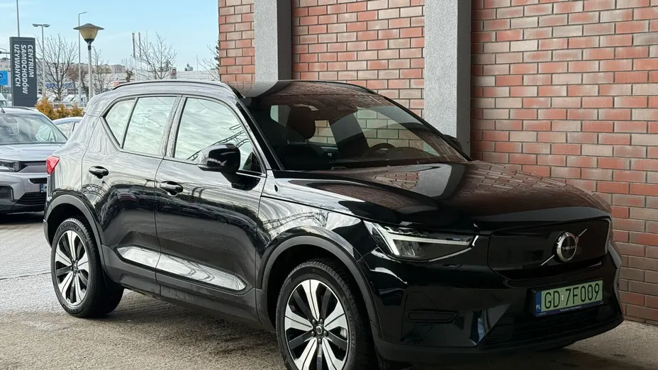 VOLVO XC40 XC40 73kWh P6 Recharge Plus aut