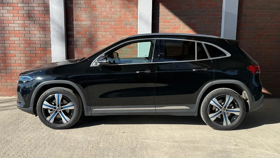 MERCEDES-BENZ EQA EQA 300 66.5kWh 4-Matic Electric Art