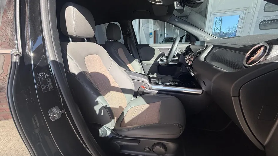 MERCEDES-BENZ EQA EQA 300 66.5kWh 4-Matic Electric Art