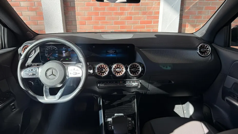 MERCEDES-BENZ EQA EQA 300 66.5kWh 4-Matic Electric Art