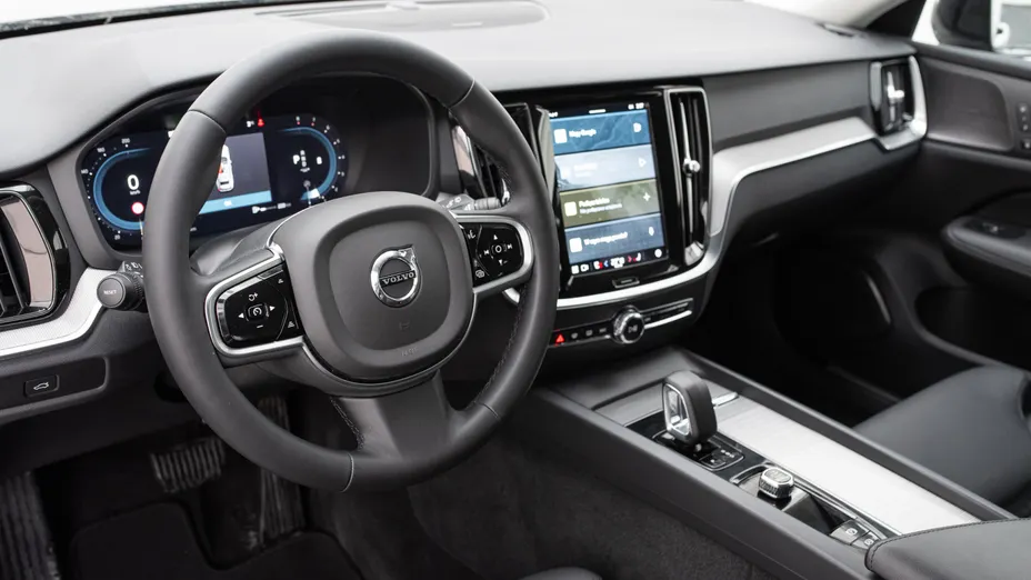 VOLVO V60 V60 B4 B Plus Dark aut