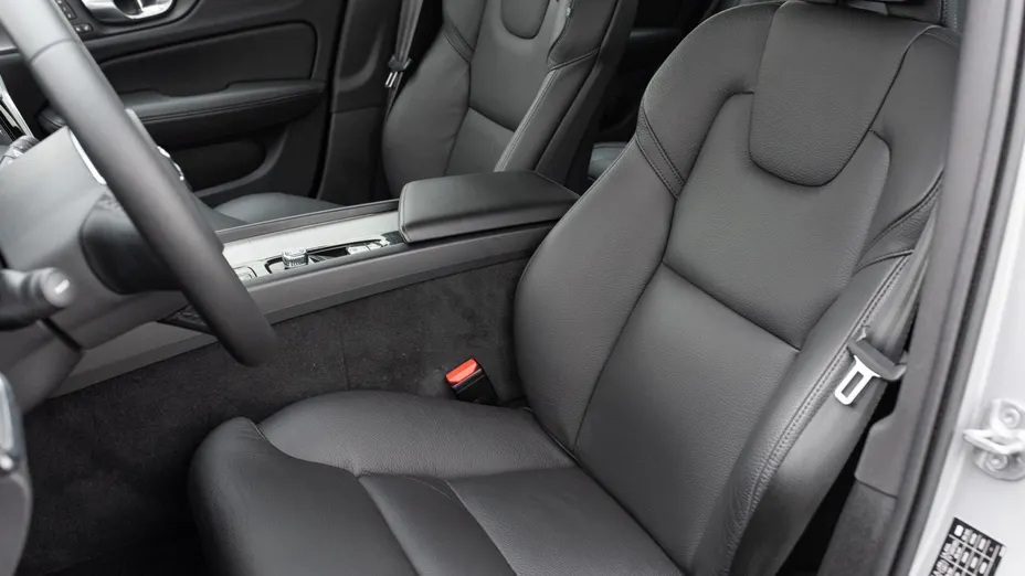 VOLVO V60 V60 B4 B Plus Dark aut