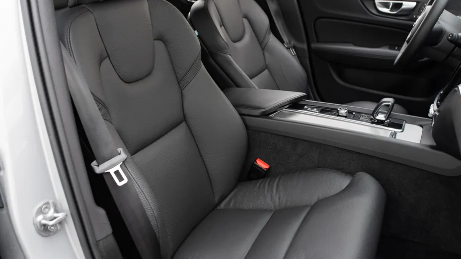 VOLVO V60 V60 B4 B Plus Dark aut