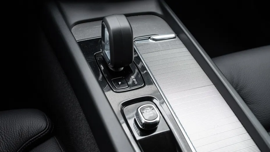 VOLVO V60 V60 B4 B Plus Dark aut