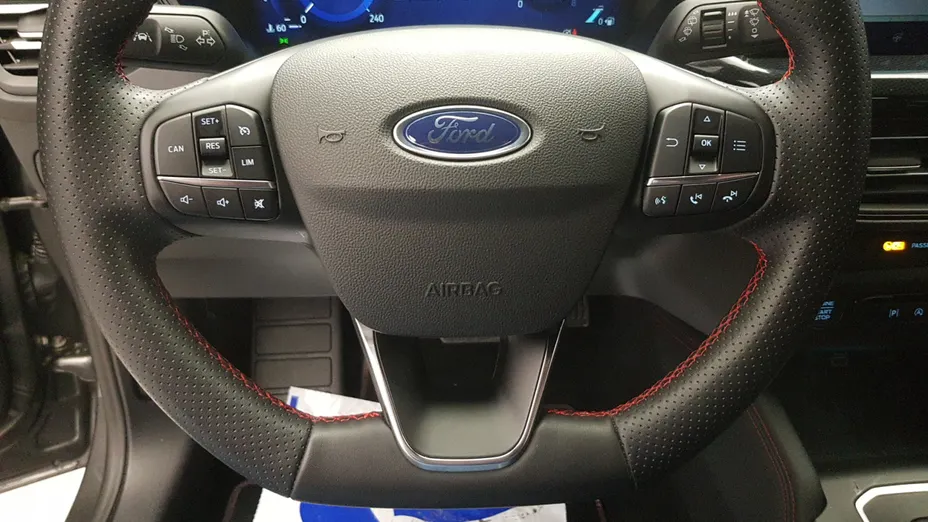 FORD Focus Focus 1.0 EcoBoost mHEV ST-Line X aut