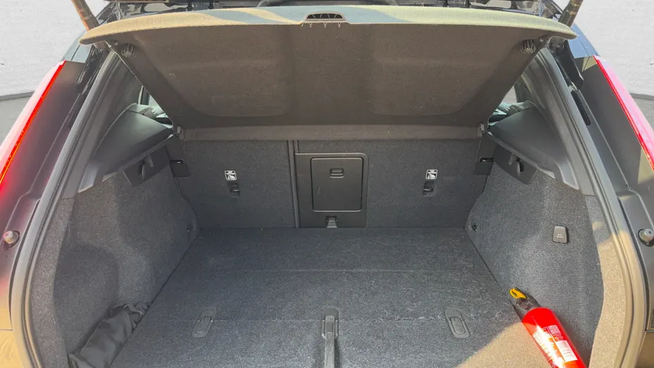 VOLVO XC40 XC40 B4 AWD Plus Dark aut