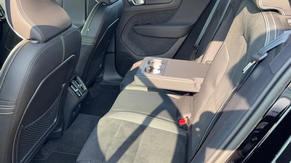 VOLVO XC40 XC40 B4 AWD Plus Dark aut