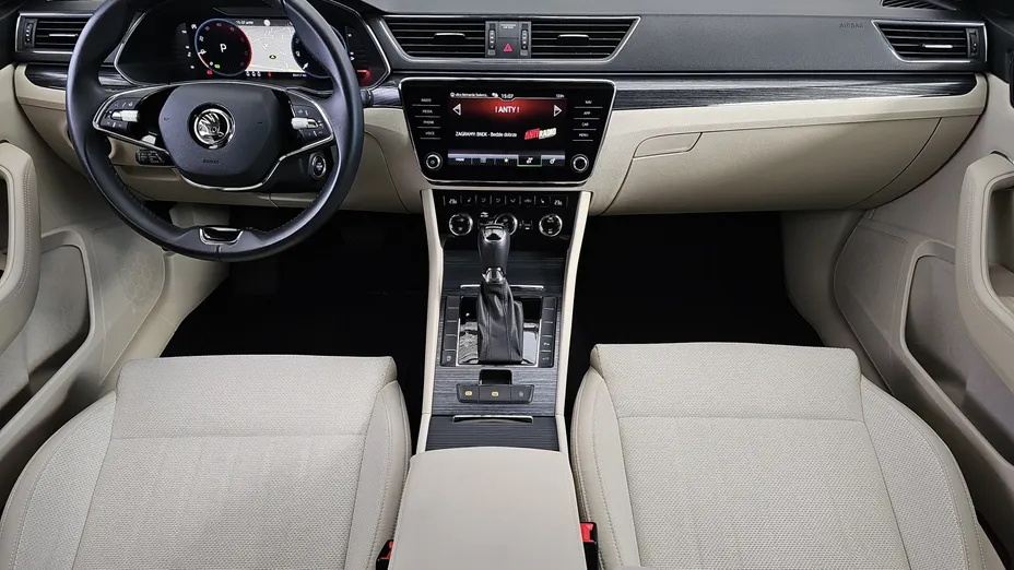 SKODA Superb Superb 2.0 TDI SCR Style DSG