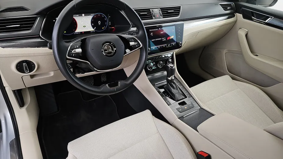 SKODA Superb Superb 2.0 TDI SCR Style DSG