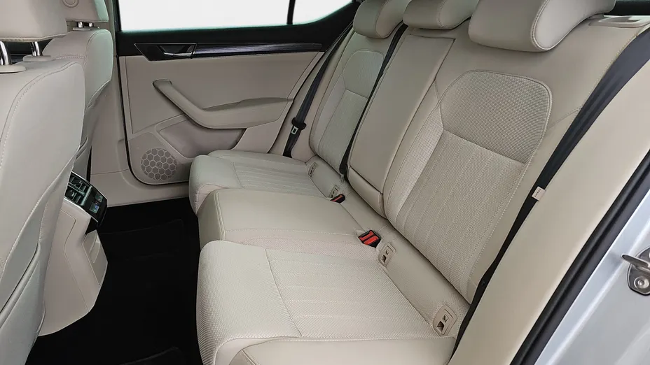 SKODA Superb Superb 2.0 TDI SCR Style DSG