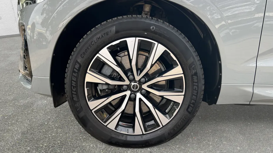 VOLVO XC60 XC60 B5 B AWD Plus Dark aut