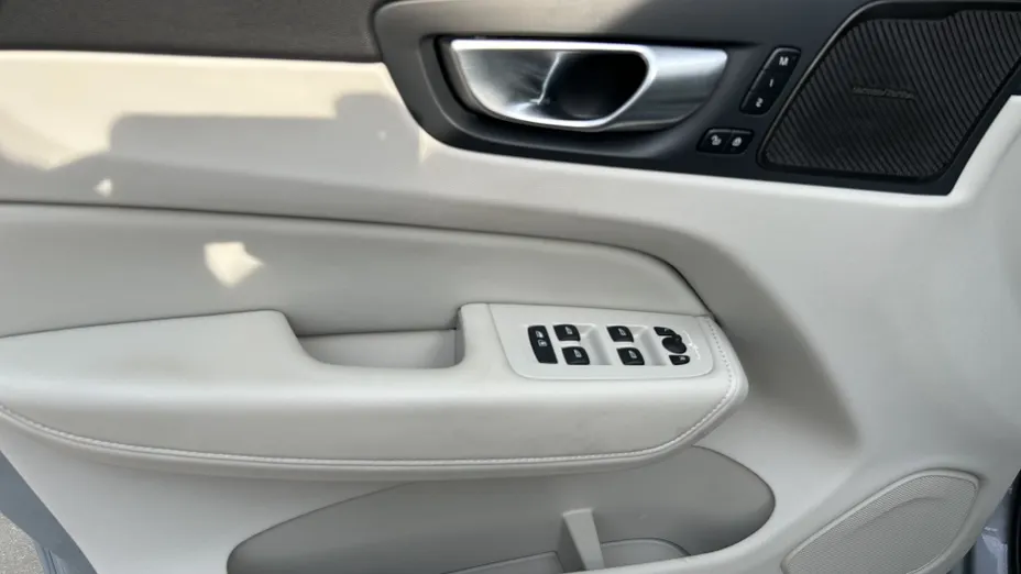 VOLVO XC60 XC60 B5 B AWD Plus Dark aut