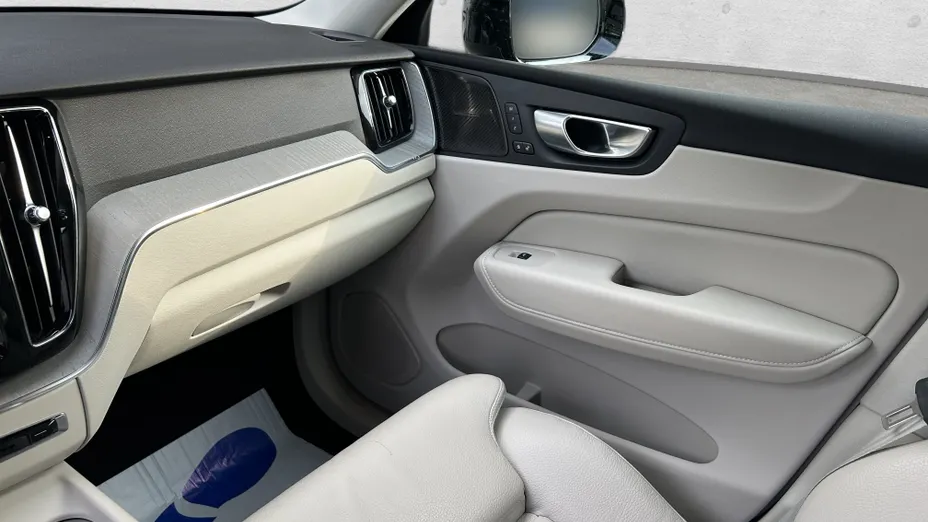 VOLVO XC60 XC60 B5 B AWD Plus Dark aut