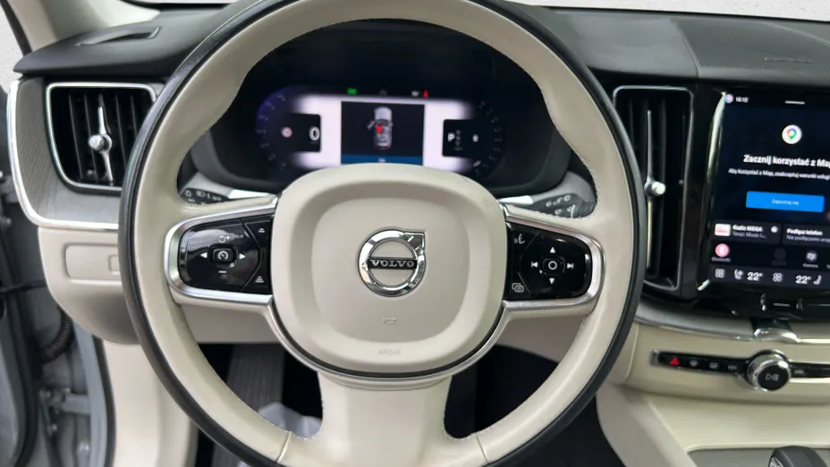 VOLVO XC60 XC60 B5 B AWD Plus Dark aut