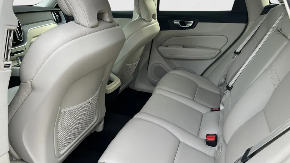 VOLVO XC60 XC60 B5 B AWD Plus Dark aut