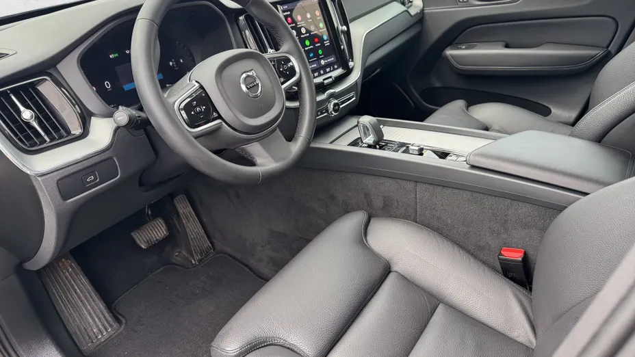 VOLVO XC60 XC60 B5 B AWD Plus Dark aut