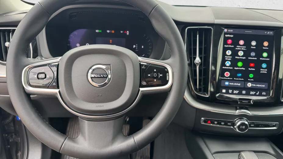 VOLVO XC60 XC60 B5 B AWD Plus Dark aut