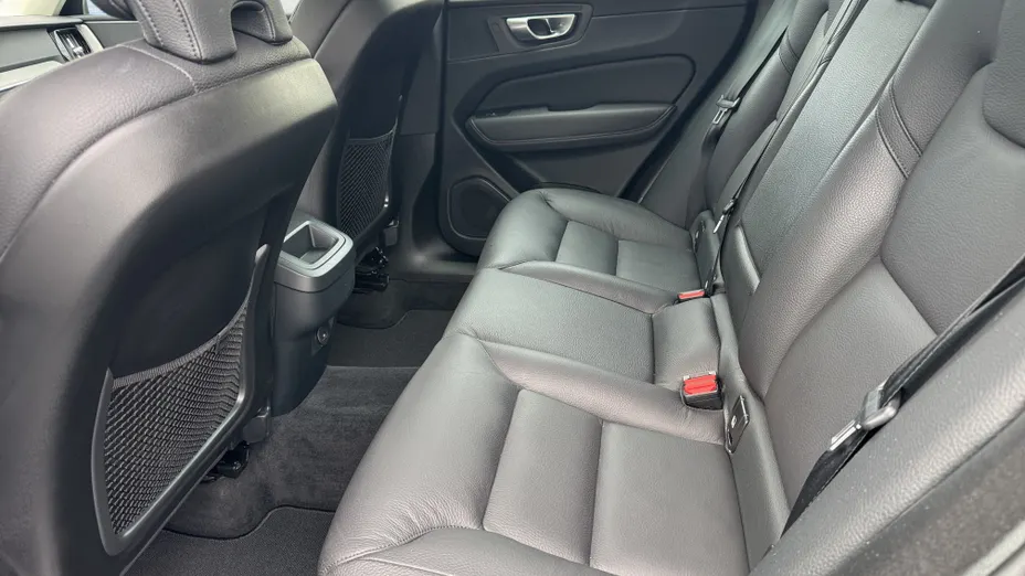 VOLVO XC60 XC60 B5 B AWD Plus Dark aut