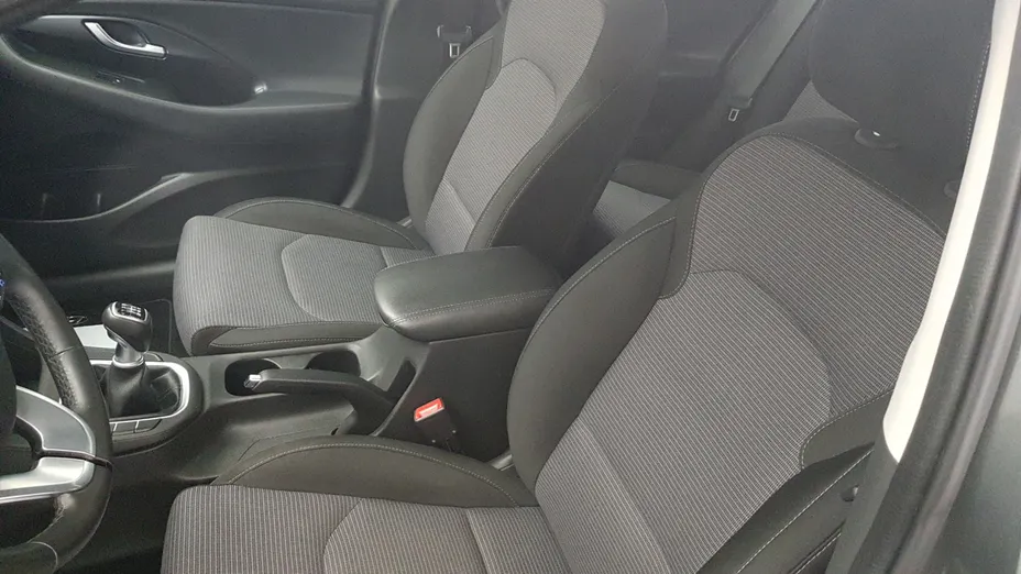 HYUNDAI i30 i30 1.5 DPI Classic +