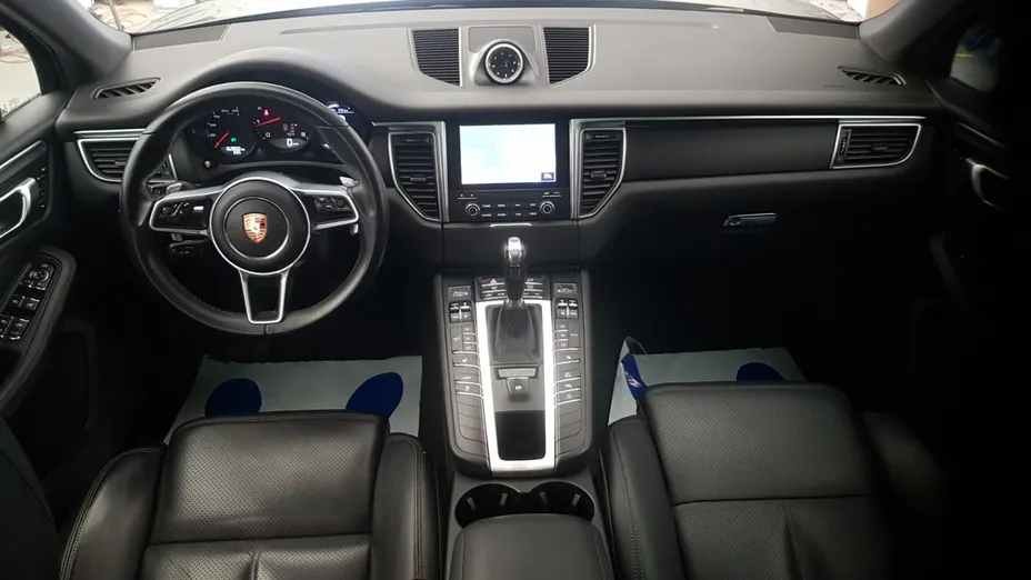 PORSCHE Macan Macan