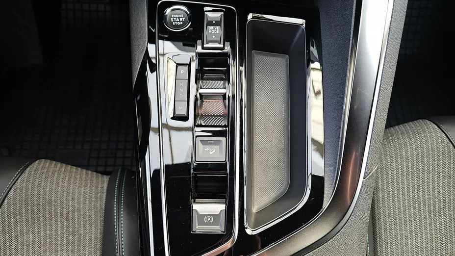 PEUGEOT 3008 3008 1.2 PureTech Allure Pack S&S EAT8