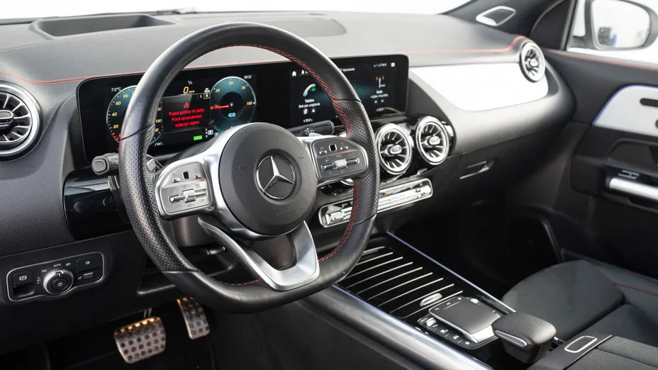 MERCEDES-BENZ EQA EQA 250 66.5kWh AMG Line