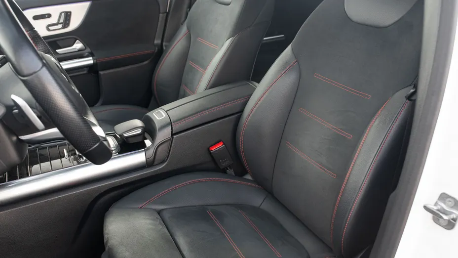 MERCEDES-BENZ EQA EQA 250 66.5kWh AMG Line