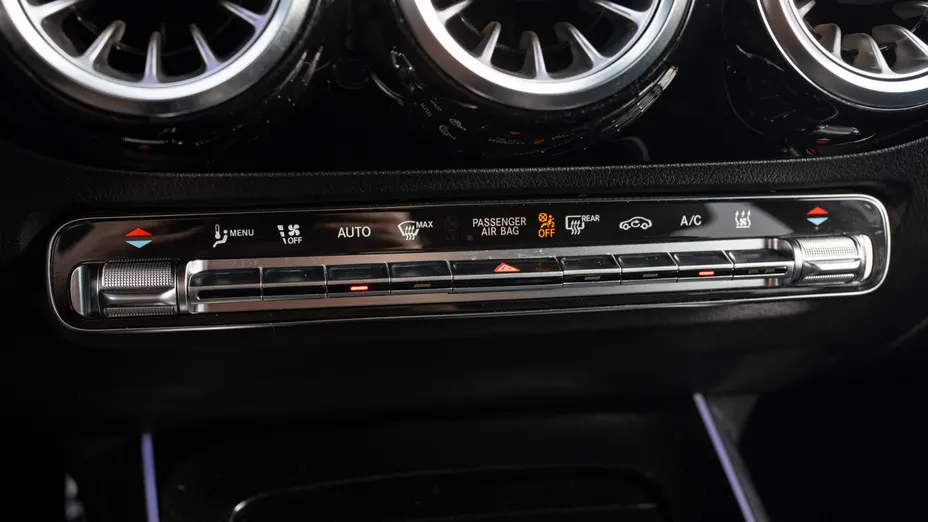 MERCEDES-BENZ EQA EQA 250 66.5kWh AMG Line