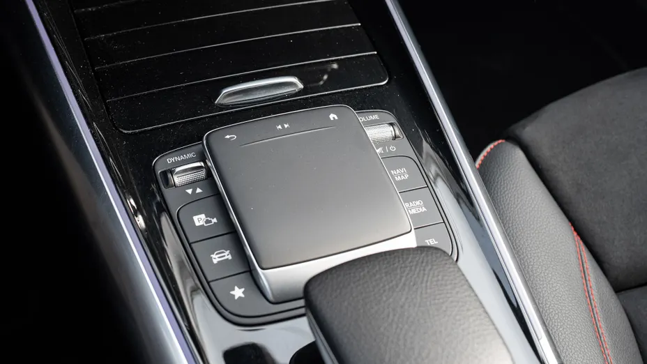 MERCEDES-BENZ EQA EQA 250 66.5kWh AMG Line