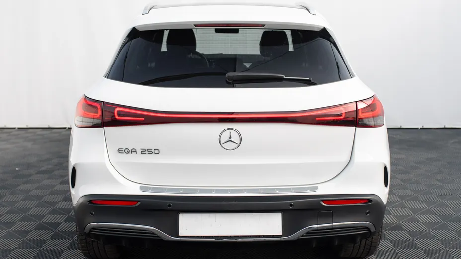 MERCEDES-BENZ EQA EQA 250 66.5kWh AMG Line