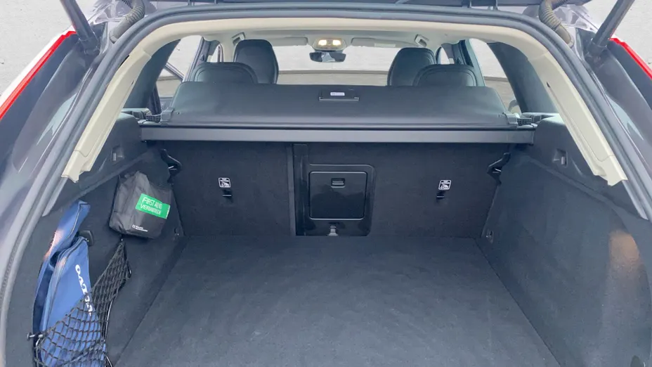 VOLVO XC60 XC60 B5 B AWD Plus Dark aut