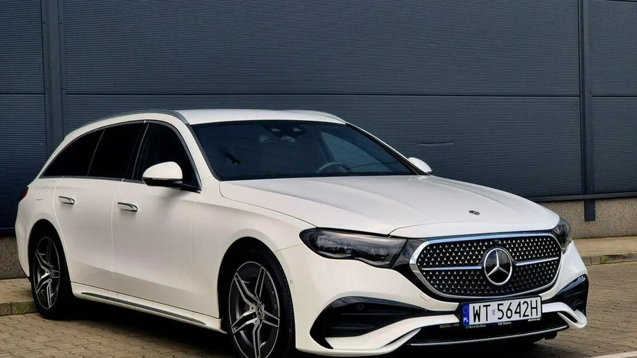 MERCEDES-BENZ E Klasa E 300 e AMG