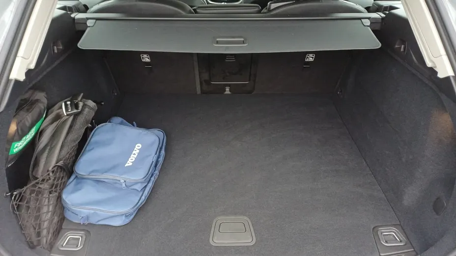 VOLVO XC60 XC60 B5 B AWD Plus Dark aut