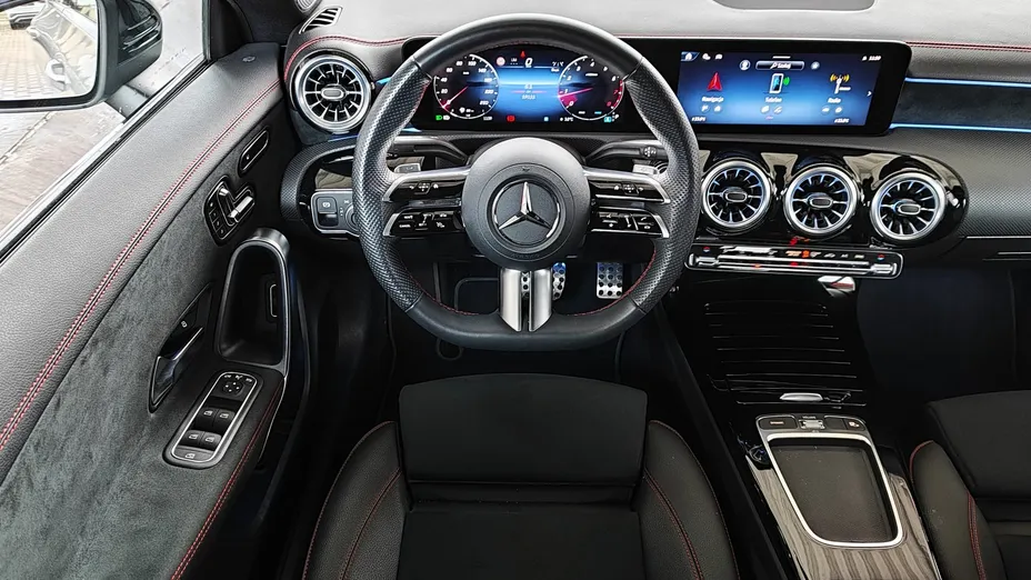 MERCEDES-BENZ CLA CLA 200 AMG Line 7G-DCT