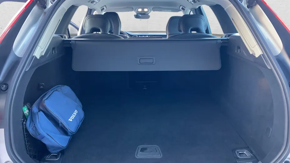 VOLVO XC60 XC60 B5 B AWD Plus Dark aut