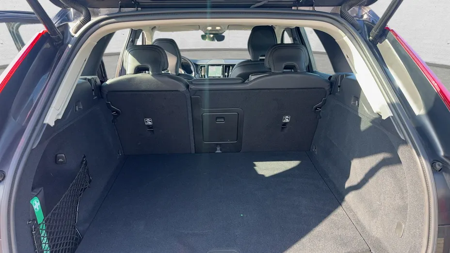 VOLVO XC60 XC60 B5 B AWD Plus Dark aut